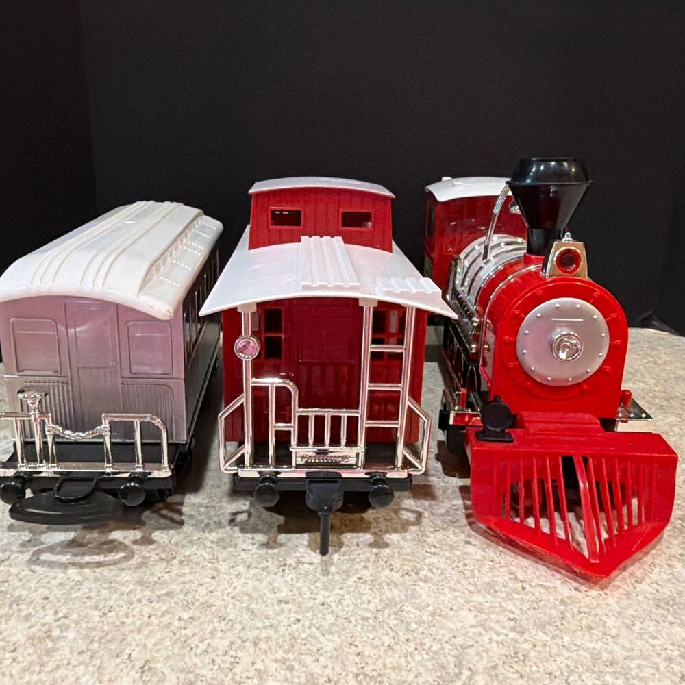Geoffrey's Express Battery Powered Large Holiday Train 3 cars. tested and works - Picture 7 of 7